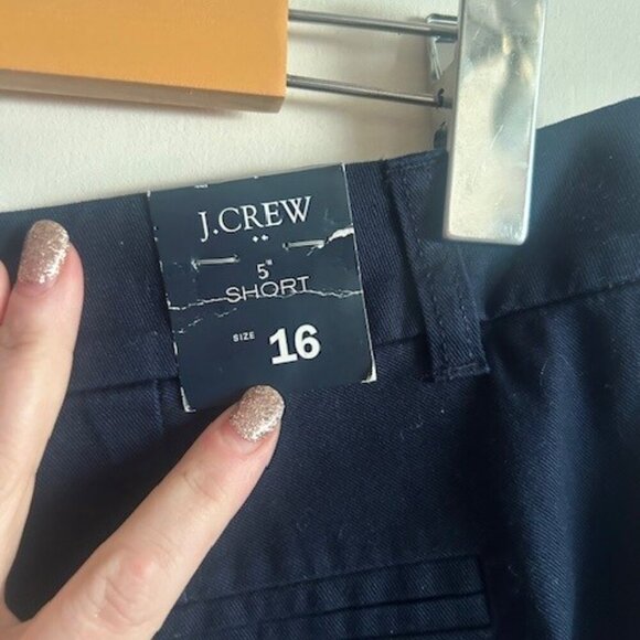 BNWT J. CREW shorts, Size 16, Plus size, 5" Stretch Navy blue Chino Shorts - Picture 3 of 7